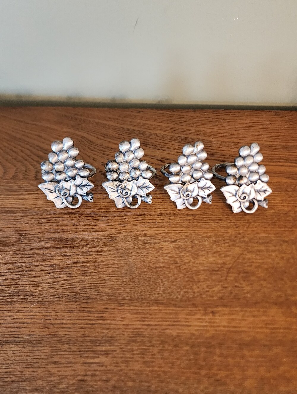 VTG Pewter Grape Vine Napkin Holder Set